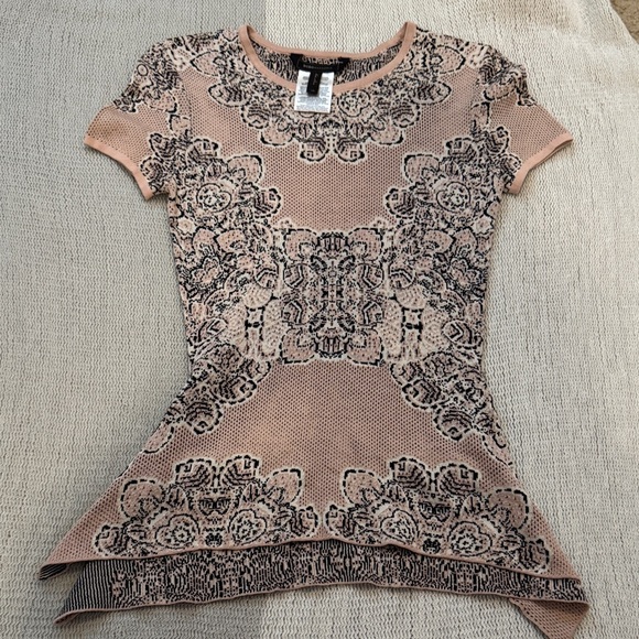 BCBGMaxAzria Tops - BCBG Max Azria Knit Top Blush Black Pattern Peplum Short Sleeve XS